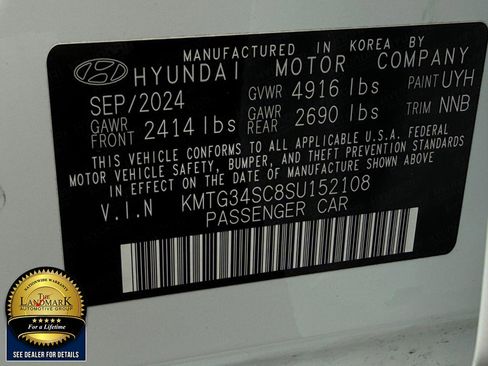 Used 2025 Genesis G70 2.5T image 22