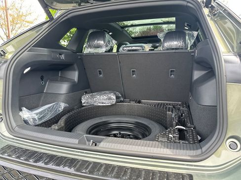 New 2026 Volkswagen Tiguan SE R-Line AWD/4WD image 14