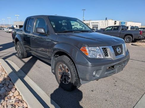 Used 2014 Nissan Frontier PRO-4X AWD/4WD image 3