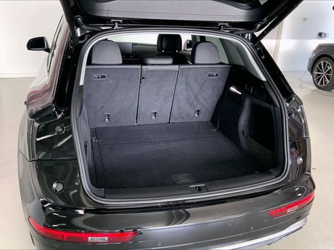 Used 2023 Audi Q5 2.0T Premium w/ Convenience Package image 16