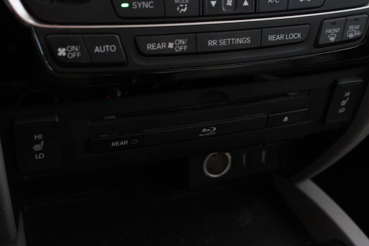 Used 2017 Honda Pilot Touring image 19