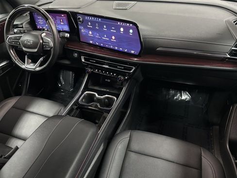 Used 2025 Chevrolet Traverse Z71 w/ Enhanced Driving Package image 12