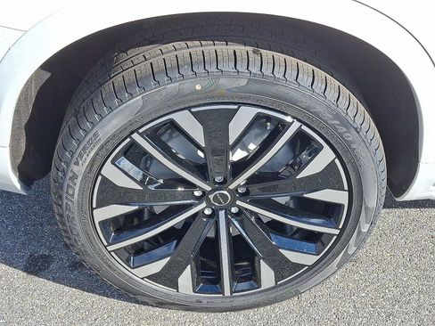 New 2026 Volvo XC90 T8 Plus w/ Protection Package Premier image 5