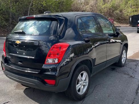 Used 2018 Chevrolet Trax LS AWD/4WD image 3