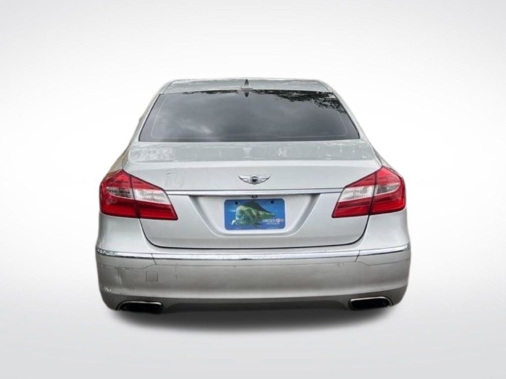 Used 2013 Hyundai Genesis 3.8 w/ Premium Pkg RWD image 7