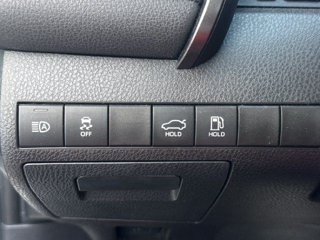 Used 2019 Toyota Camry LE FWD image 20