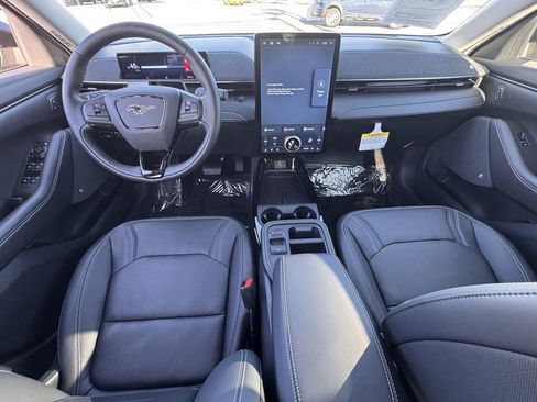 Certified 2025 Ford Mustang Mach-E Premium image 27