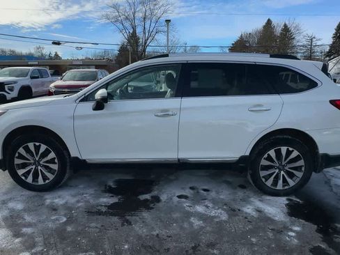 Used 2019 Subaru Outback 2.5i Touring image 5