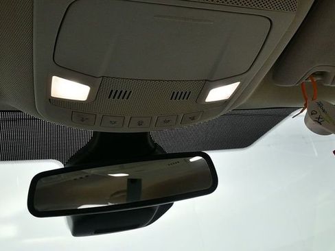 Used 2022 Ford Edge Titanium image 21