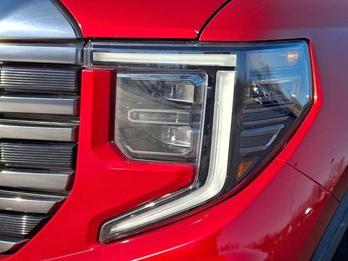 Used 2023 GMC Sierra 1500 AT4 w/ AT4 Premium Package AWD/4WD image 8