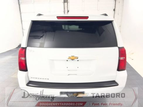 Used 2018 Chevrolet Suburban LT RWD image 6