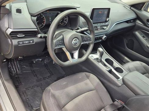 Used 2022 Nissan Altima 2.5 SV FWD image 10