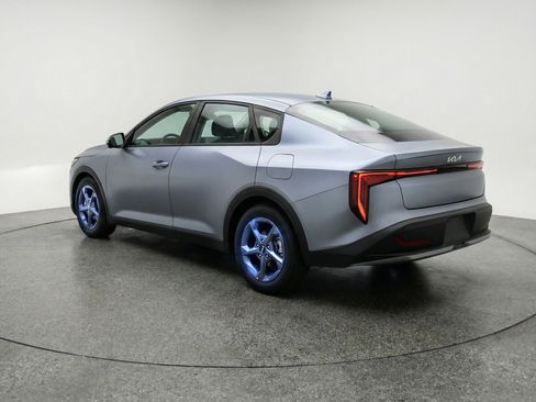 Used 2025 Kia K4 FWD image 6