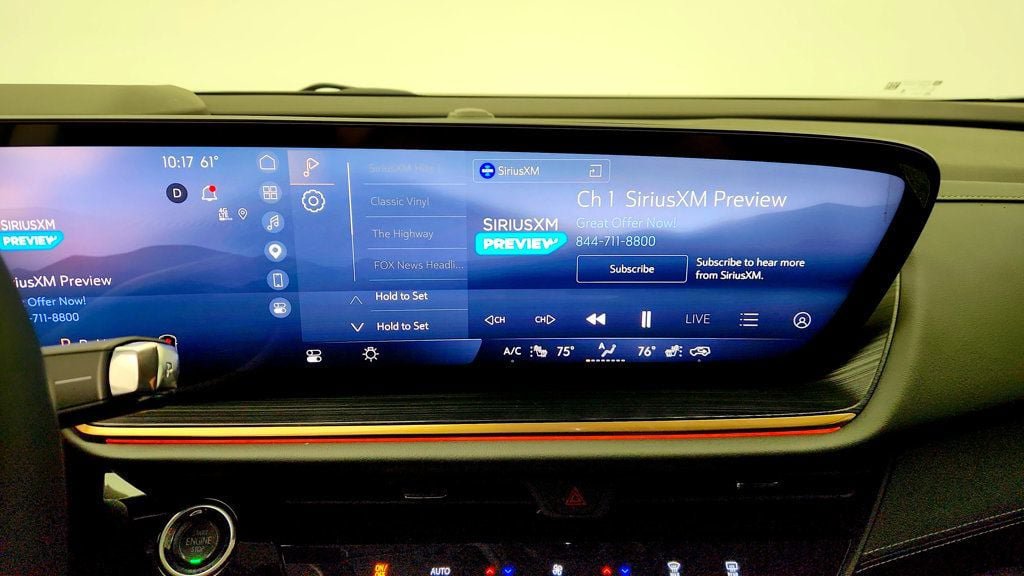 Used 2024 Buick Envision Avenir AWD/4WD image 19