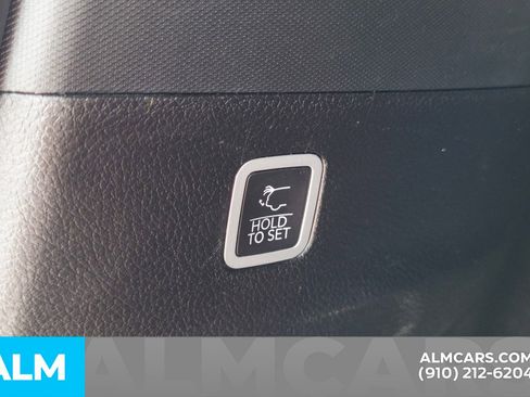 Used 2023 Jeep Wagoneer L Series II image 10