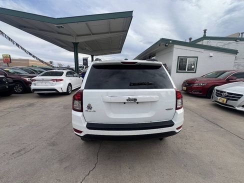 Used 2017 Jeep Compass Latitude AWD/4WD image 5