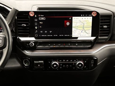 Used 2025 GMC Sierra 1500 SLT image 17