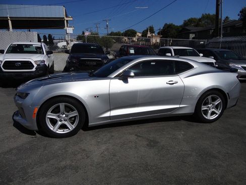 Used 2016 Chevrolet Camaro LT RWD image 6