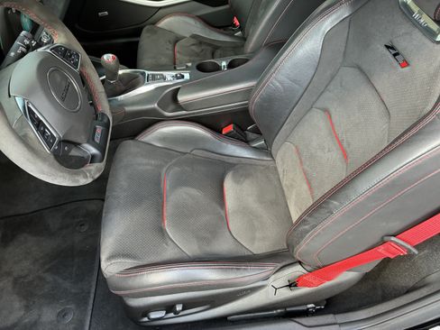 Used 2018 Chevrolet Camaro ZL1 RWD image 17
