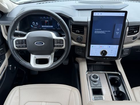 Used 2023 Ford Expedition Limited RWD image 13