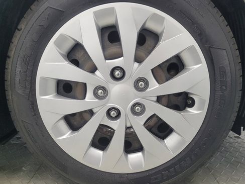 Used 2016 Hyundai Elantra GT image 31