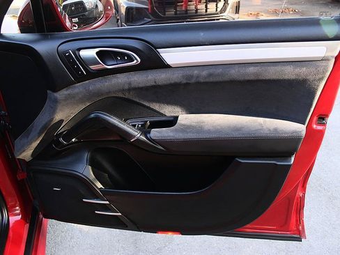 Used 2016 Porsche Cayenne GTS AWD/4WD image 21
