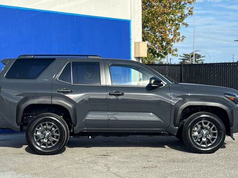 Used 2025 Toyota 4Runner SR5 image 2