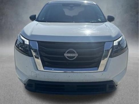 Used 2023 Nissan Pathfinder S FWD image 10