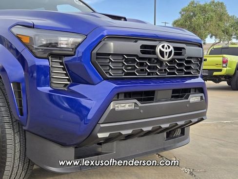 Used 2025 Toyota Tacoma TRD Sport w/ TRD Sport Premium Package AWD/4WD image 8