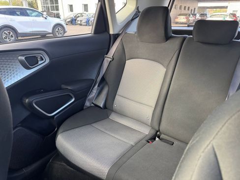Used 2025 Kia Soul LX w/ LX Technology Package image 37