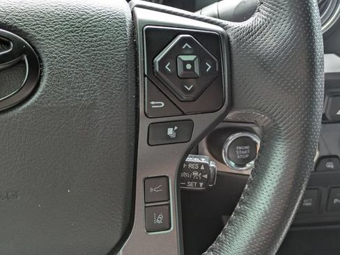 Used 2021 Toyota Tacoma TRD Off-Road w/ Technology Package AWD/4WD image 28