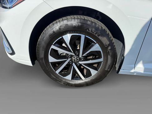 Certified 2025 Volkswagen Jetta S FWD image 9