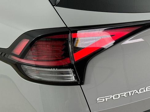 Used 2023 Kia Sportage X-Line w/ X-Line Premium Package AWD/4WD image 12