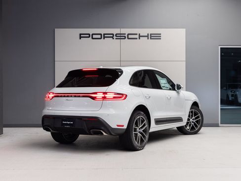 Certified 2026 Porsche Macan AWD/4WD image 7