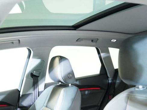 Used 2025 Audi Q5 Premium w/ Convenience Package image 5