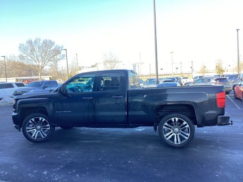 Used 2017 Chevrolet Silverado 1500 Custom w/ Custom Convenience Package image 5
