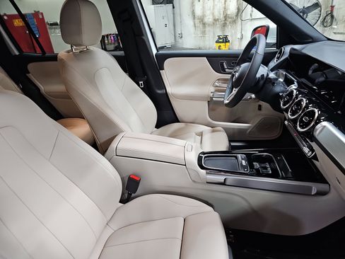 Certified 2026 Mercedes-Benz GLB 250 4MATIC image 11