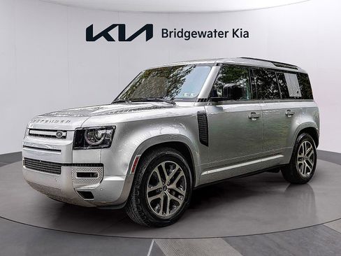 Used 2022 Land Rover Defender 110 XS Edition AWD/4WD image 3