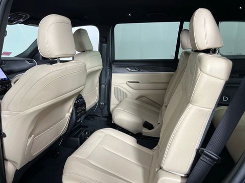 Used 2024 Jeep Grand Cherokee L Limited w/ Trailer Tow Package image 28