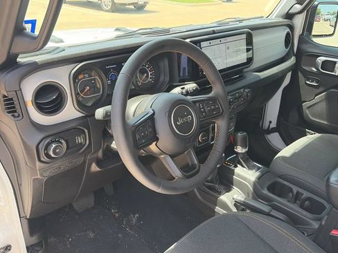Used 2024 Jeep Wrangler Unlimited Sport AWD/4WD image 16