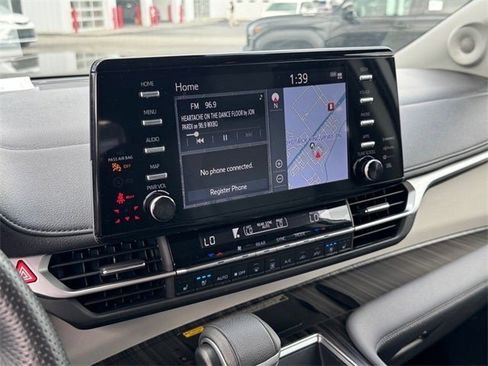 Certified 2024 Toyota Sienna Limited image 21