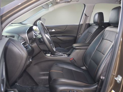 Used 2023 Chevrolet Equinox Premier FWD image 12