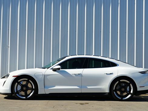 Used 2020 Porsche Taycan 4S image 9