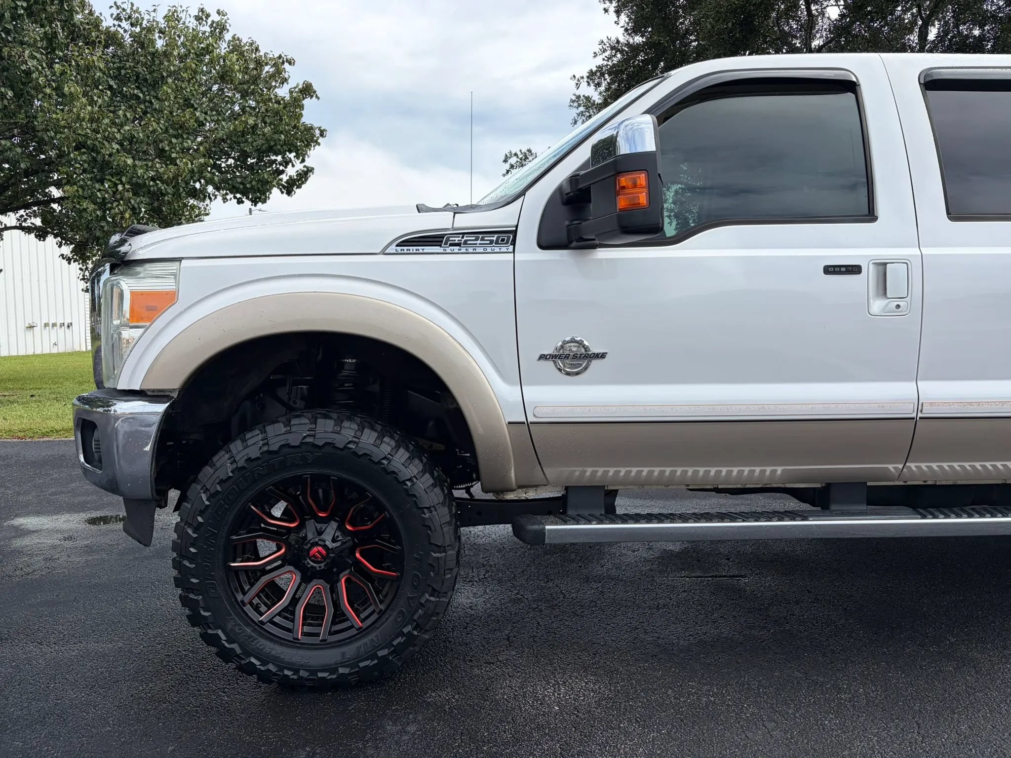 Used 2011 Ford F250 Lariat w/ Lariat Ultimate Pkg AWD/4WD image 3
