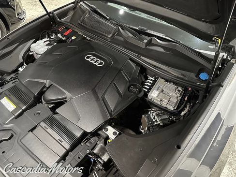 Used 2019 Audi Q8 Prestige w/ Luxury Package AWD/4WD image 37
