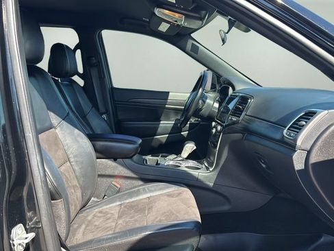 Used 2021 Jeep Grand Cherokee Laredo X AWD/4WD image 10