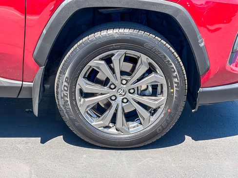 Used 2022 Toyota RAV4 XLE Premium AWD/4WD image 9