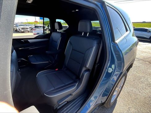 Used 2025 Buick Enclave Preferred FWD image 27