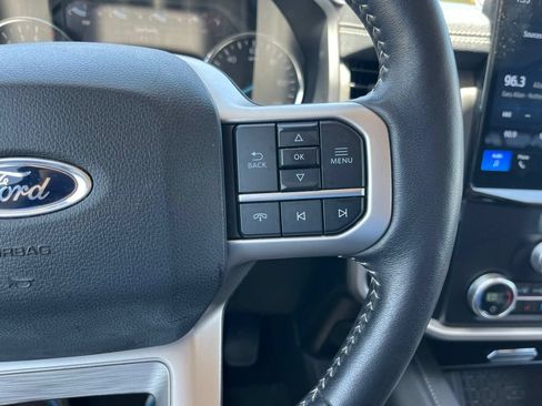Used 2024 Ford Expedition XLT RWD image 16