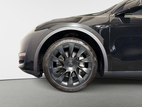 Used 2024 Tesla Model Y Long Range RWD image 15